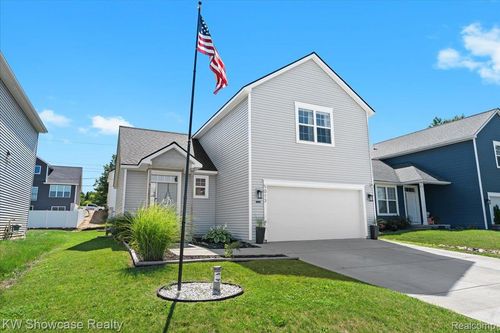 5013 Walsh Dr, Brighton, MI, 48114-8679 | Card Image
