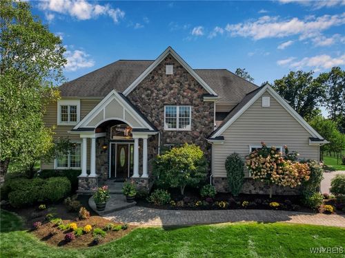 8925 Williams Ct, Clarence Ctr, NY, 14032-9414 | Card Image