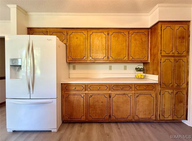 And, even more counter space & cabinets! | Image 13