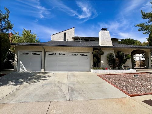 11801 Thunderbird Ave, Porter Ranch, CA, 91326-1451 | Card Image