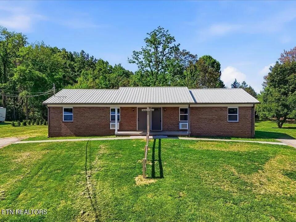 2860 Blue Ridge Dr, Morristown, TN 37814
