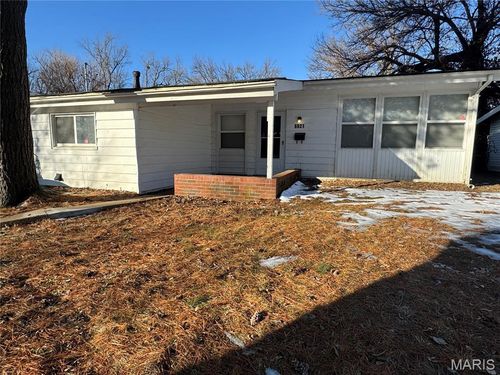 6821 Saint Olaf Drive, St Louis, MO, 63134 | Card Image