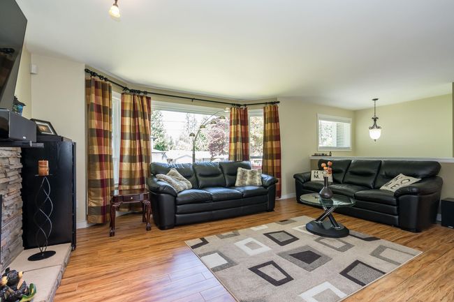 20088 44 Avenue, House other with 4 bedrooms, 2 bathrooms and 8 parking in Langley BC | Image 5