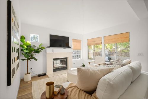 unit-1-11330 Camino Playa Cancun, San Diego, CA, 92124-1579 | Card Image