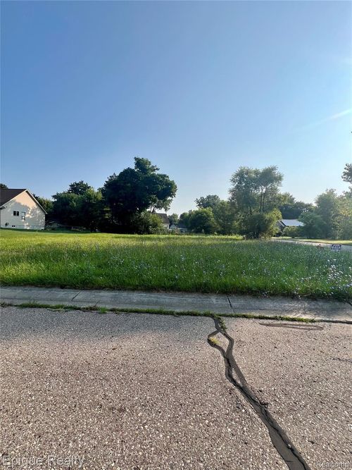 1 Whisper Ridge Ct, Burton, MI, 48509 | Card Image