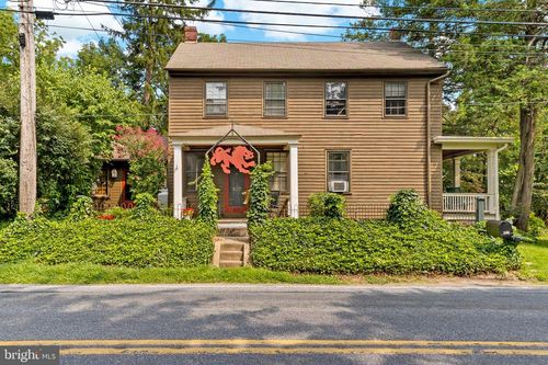 327 E Street Rd, KENNETT SQUARE, PA, 19348-1841 | Card Image