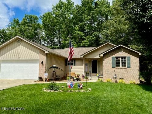 15 Felix Ct, Crossville, TN, 38558-8257 | Card Image