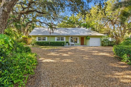 456 Holly Rd, Vero Beach, FL, 32963-1457 | Card Image