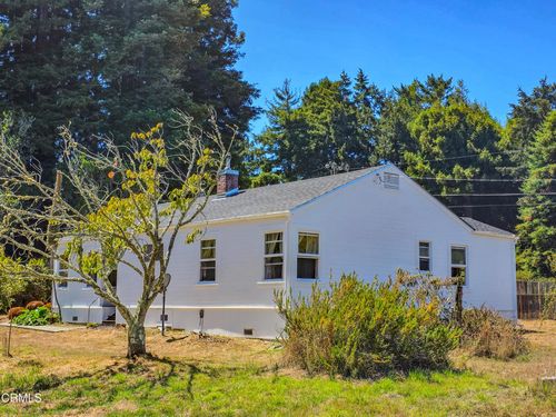 21601 Hellman Ln, Fort Bragg, CA, 95437 | Card Image
