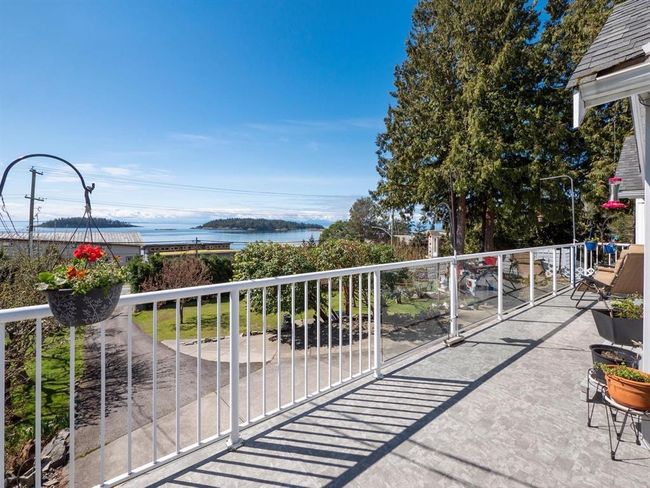 6502 Sunshine Coast Highway, House other with 3 bedrooms, 3 bathrooms and 8 parking in Sechelt BC | Image 38