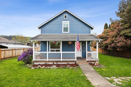 105 Oak St E, Eatonville, WA, 98328-2502 | Card Image