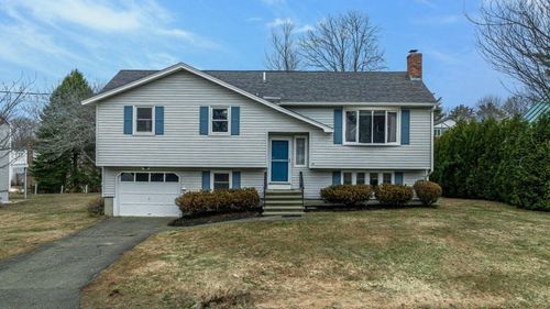 68 Airport Dr, York, ME, 03909-6943 | Card Image
