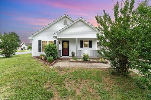 606 Arden St, Burlington, NC, 27215-6888 | Card Image