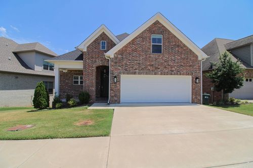 1050 Edinburgh Dr, Conway, AR, 72034-3566 | Card Image