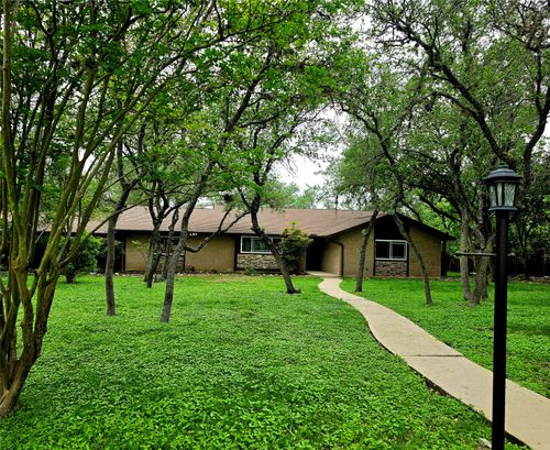 817 Willow Creek Cir, San Marcos, TX, 78666-5061 | Card Image