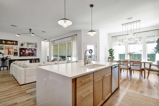 653 Texas Sage Loop, House other with 3 bedrooms, 2 bathrooms and 4 parking in Buda TX | Image 11