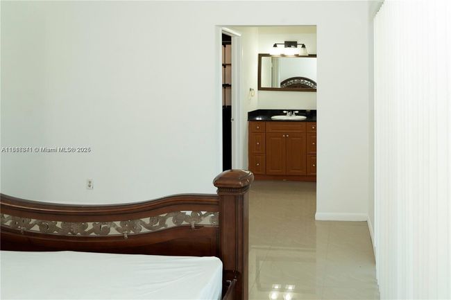 APT-23C - 5140 Sw 40 Th Ave, Condo with 2 bedrooms, 2 bathrooms and null parking in Fort Lauderdale FL | Image 21