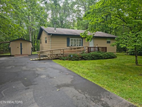 4007 Kato Dr, Crossville, TN, 38572-6696 | Card Image