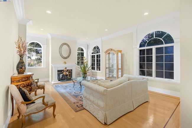 11 La Strada Ct, House other with 5 bedrooms, 5 bathrooms and 2 parking in Burlingame CA | Image 34