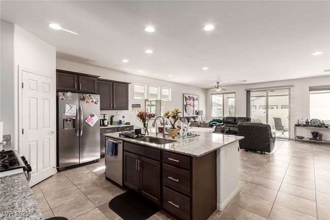 5633 Alitak Bay St, House other with 4 bedrooms, 3 bathrooms and null parking in North Las Vegas NV | Image 17