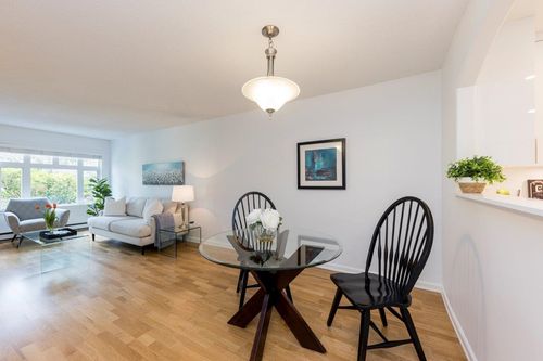 201-2800 Chesterfield Ave, North Vancouver, BC, V7N4M1 | Card Image