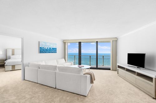 28e-3000 N Ocean Dr, Riviera Beach, FL, 33404-3282 | Card Image