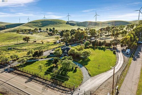 4002 Dyer Rd, Livermore, CA, 94551-7489 | Card Image