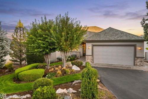 1056 Niagara Falls Dr, Redmond, OR, 97756-7336 | Card Image