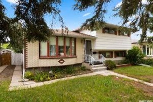 1015 12th Ave E, Regina, SK, S4N4W1 | Card Image
