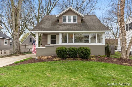 638 Central Ave, Zeeland, MI, 49464-1849 | Card Image