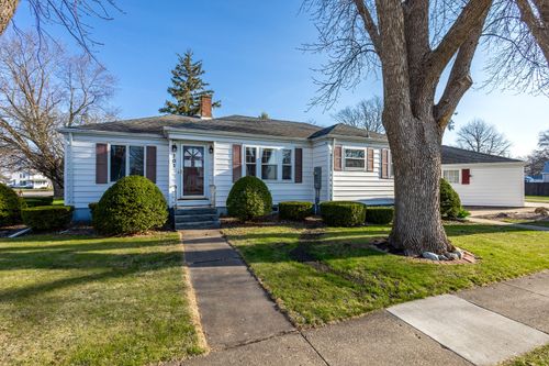 101 E D St, Alpha, IL, 61413-5110 | Card Image
