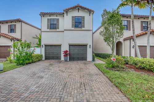 5024 Laurel Oak Dr, Riviera Beach, FL, 33410-1921 | Card Image