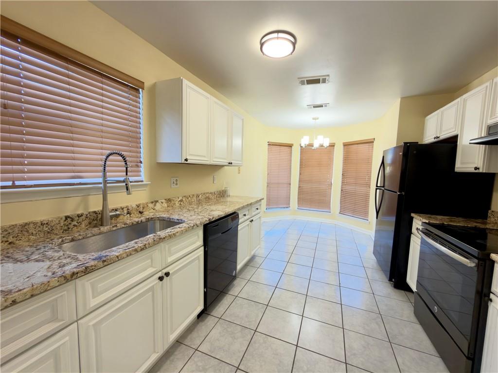 Residential Lease in Harvey 4