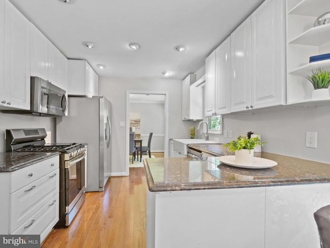 9228 Lake Braddock Dr, House other with 5 bedrooms, 4 bathrooms and null parking in BURKE VA | Image 15
