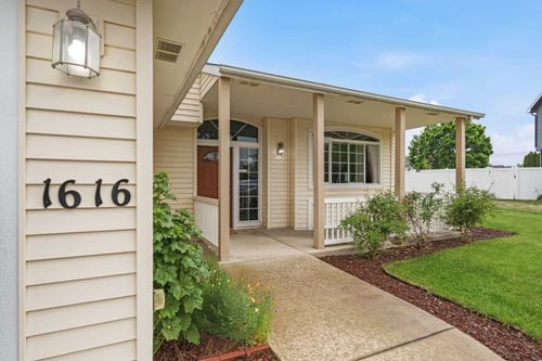 1616 N Rio Grande Ln, Greenacres, WA, 99016 | Card Image