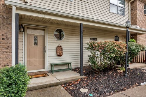2801 Kennedy Ct, Franklin, TN, 37064-8923 | Card Image