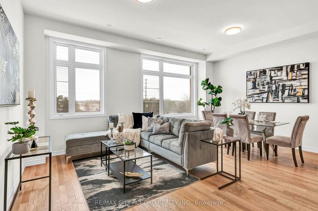 87 Inverary Cres, House attached with 3 bedrooms, 3 bathrooms and 1 parking in Vaughan ON | Image 7