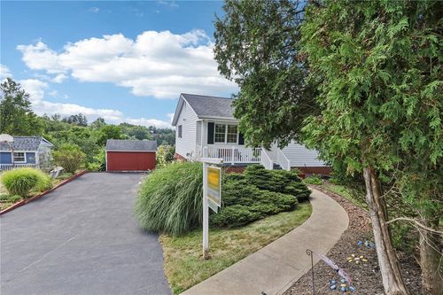 79 Edwin Dr, Irwin, PA, 15642-1080 | Card Image