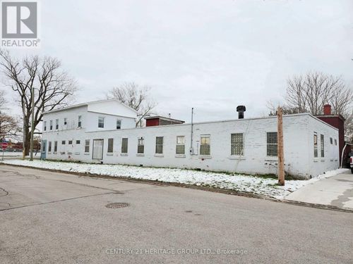 203 Niagara Blvd, Fort Erie, ON, L2A3G7 | Card Image