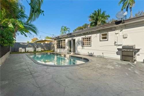 19340 Ne 19th Ave, North Miami Beach, FL, 33179-3602 | Card Image