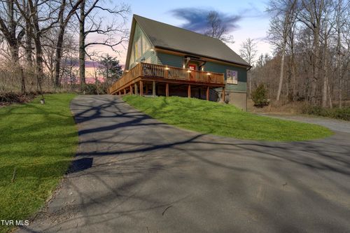 137 Unaka View Rd, Johnson City, TN, 37601-5119 | Card Image