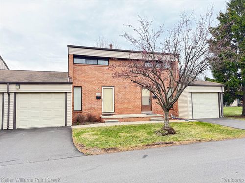 2038 Roman Ct, Warren, MI, 48092-5421 | Card Image