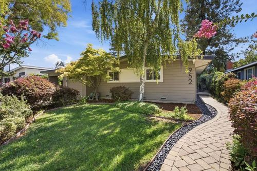 952 Dennis Dr, Palo Alto, CA, 94303-3511 | Card Image