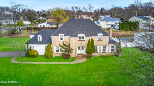 5 Wenning Ct, Oakhurst, NJ, 07755-1530 | Card Image