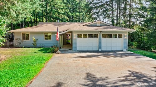 91 Ne Rainier Pl S, Belfair, WA, 98528-9435 | Card Image