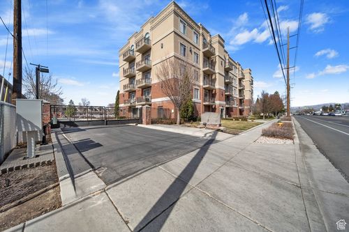 unit-204-3944 900, Holladay, UT, 84124-4302 | Card Image