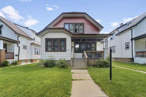 3238 S 7th Street, Milwaukee, WI, 53215 | Card Image