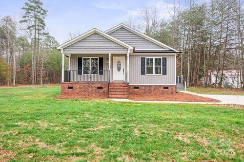 585 Parks Road, Salisbury, NC, 28146 | Card Image