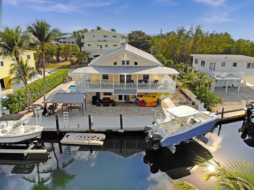28 Center Ln, Key Largo, FL, 33037-2911 | Card Image