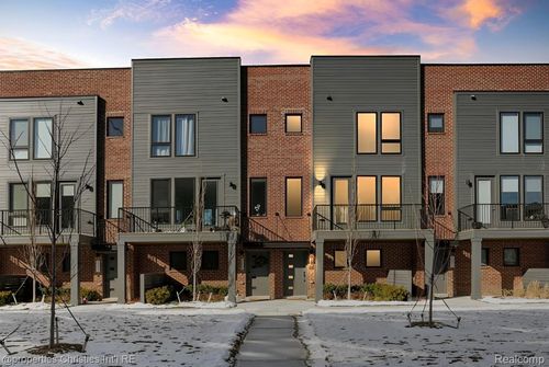 1507 W Fisher Fwy, Detroit, MI, 48216-1289 | Card Image